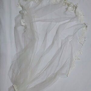 David's Bridal ivory wedding veil floral lace